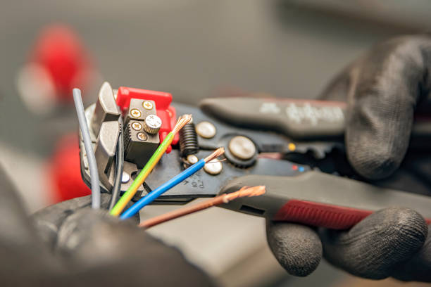 Best Affordable Emergency Electrician  in Graceville, FL